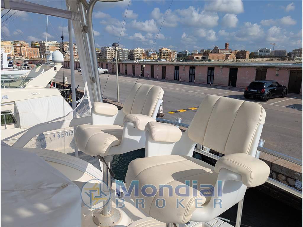 Tiara yachts 3900 convertible