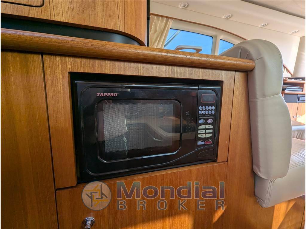 Tiara yachts 3900 convertible
