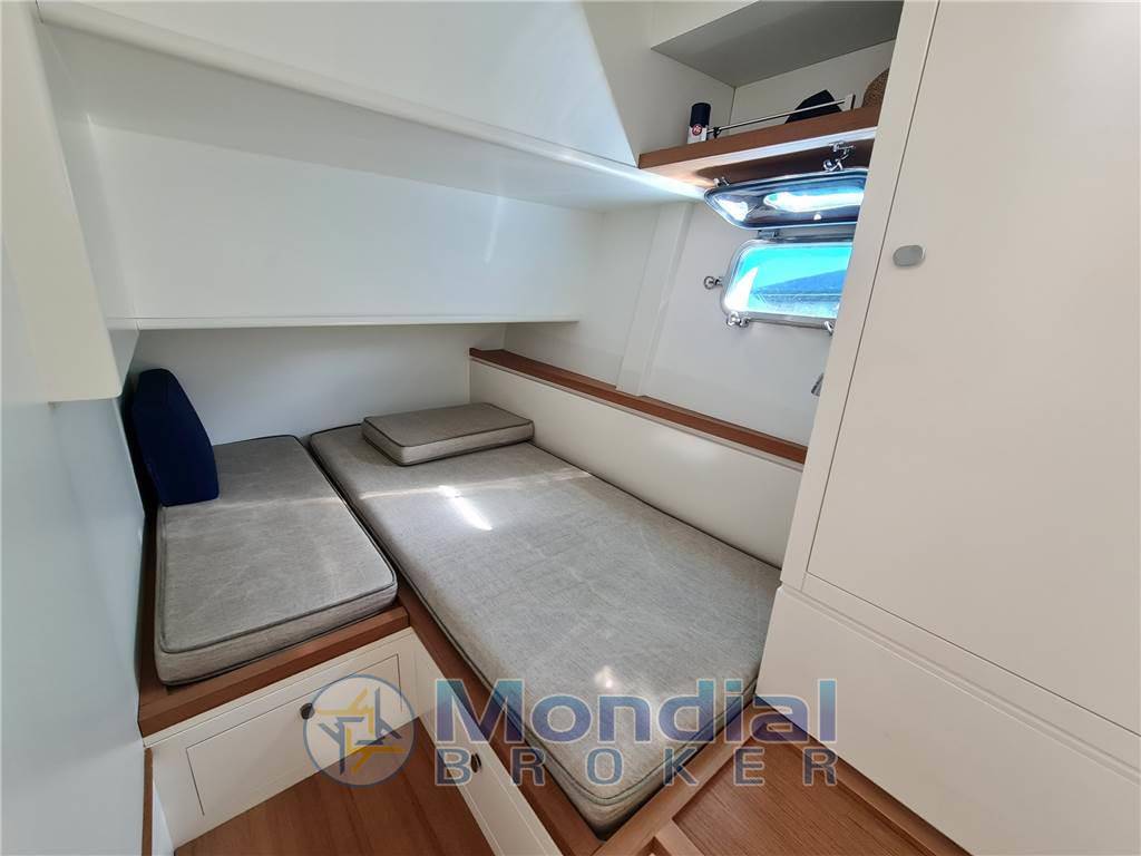 Toy marine Tender 47