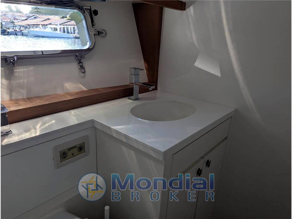 Toy marine Tender 47