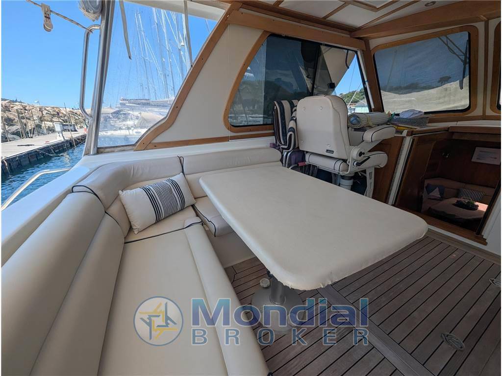 Sabre yachts 42' hard top express
