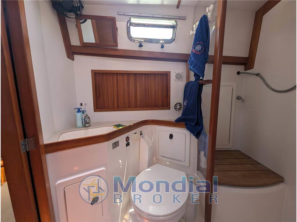 Sabre yachts 42' hard top express