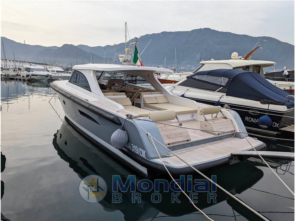 Toy marine Tender 47