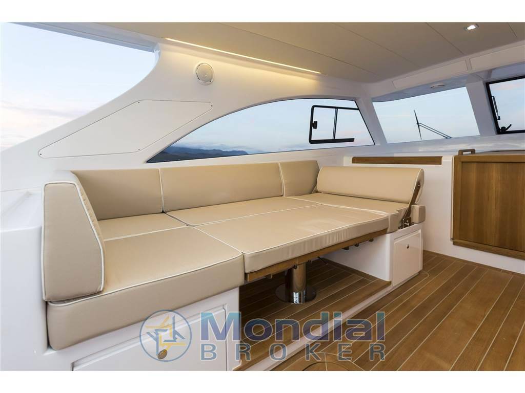 Toy marine Tender 47