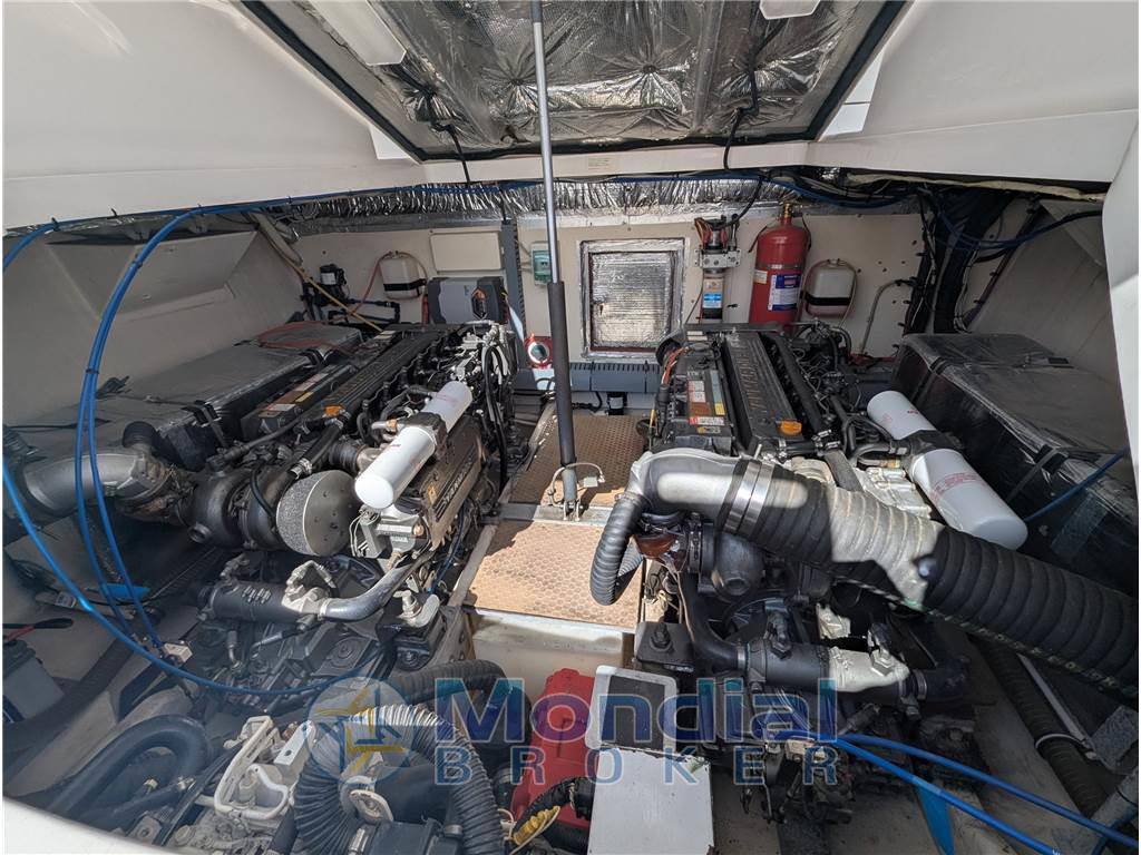 Luhrs 36 open