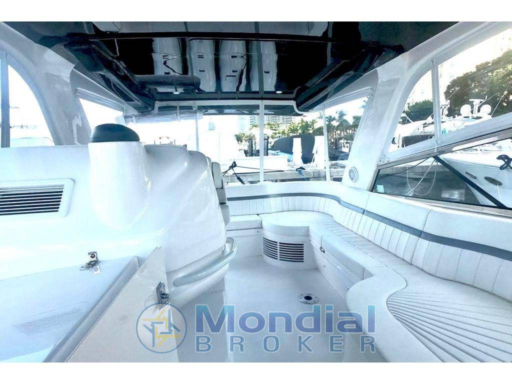 Intrepid 475 sport yacht