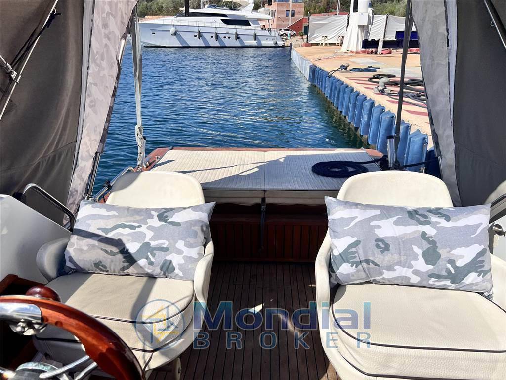 Boston whaler 22 revenge