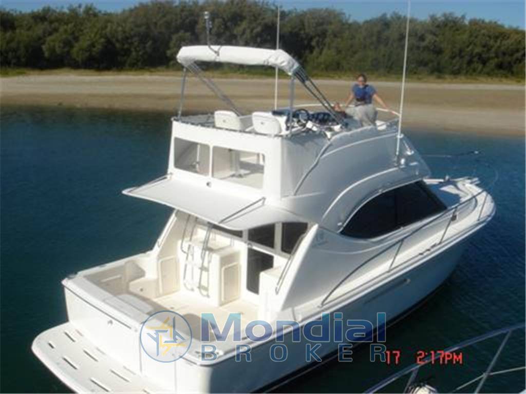 Riviera marine 33 flybridge