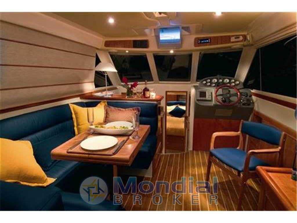 Riviera marine 33 flybridge