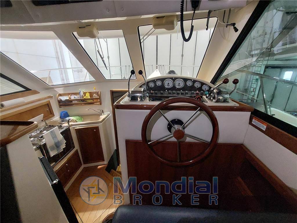 Riviera marine 33 flybridge