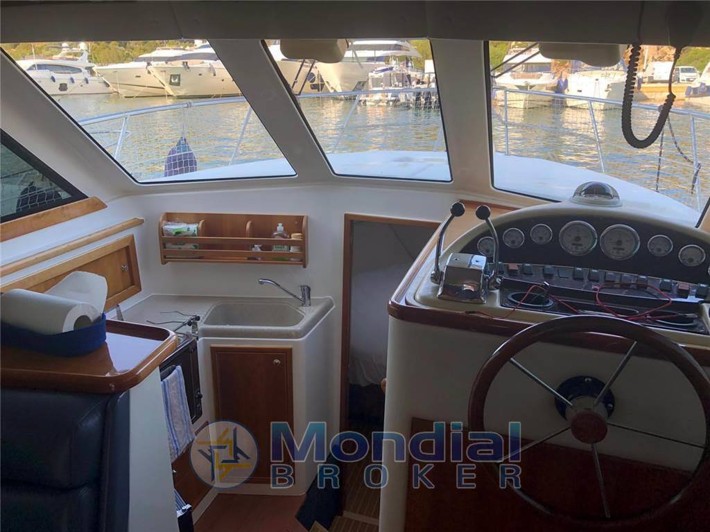 Riviera marine 33 flybridge