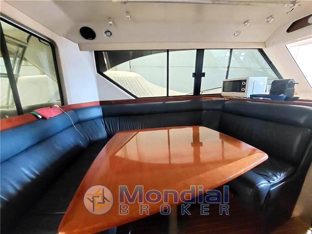 Riviera marine 33 flybridge