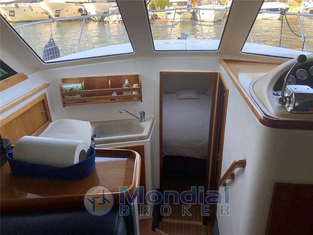 Riviera marine 33 flybridge