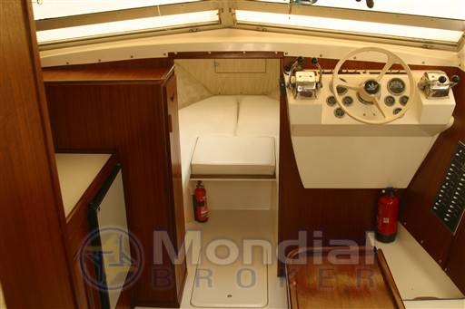 Bertram yacht 28' fbc