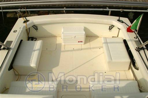 Bertram yacht 28' fbc