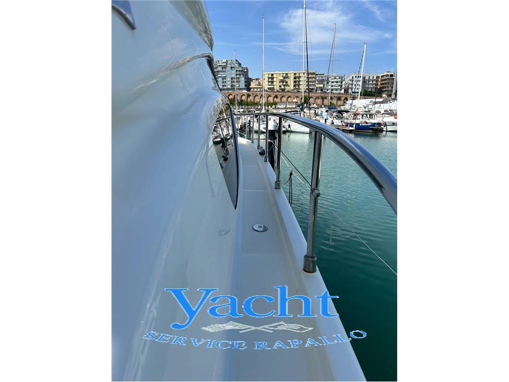 Ferretti 460