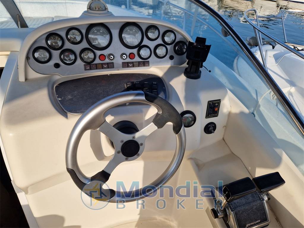 Rio yacht Rio 850 day cruiser