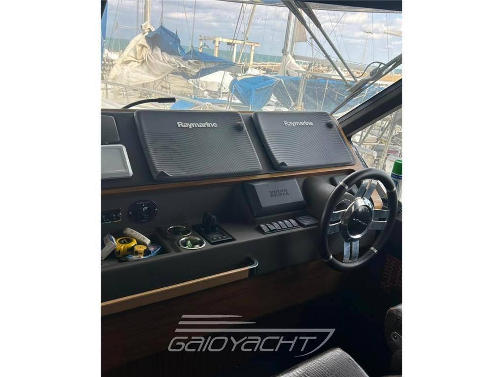 Azimut Magellano 66