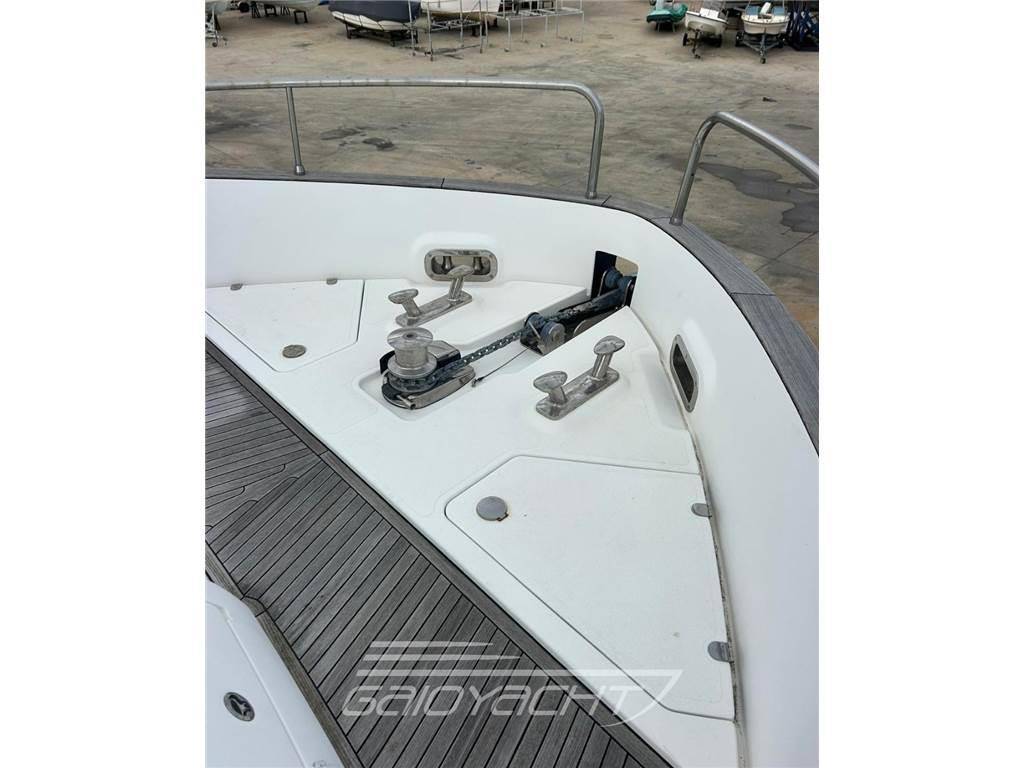 Azimut Magellano 66