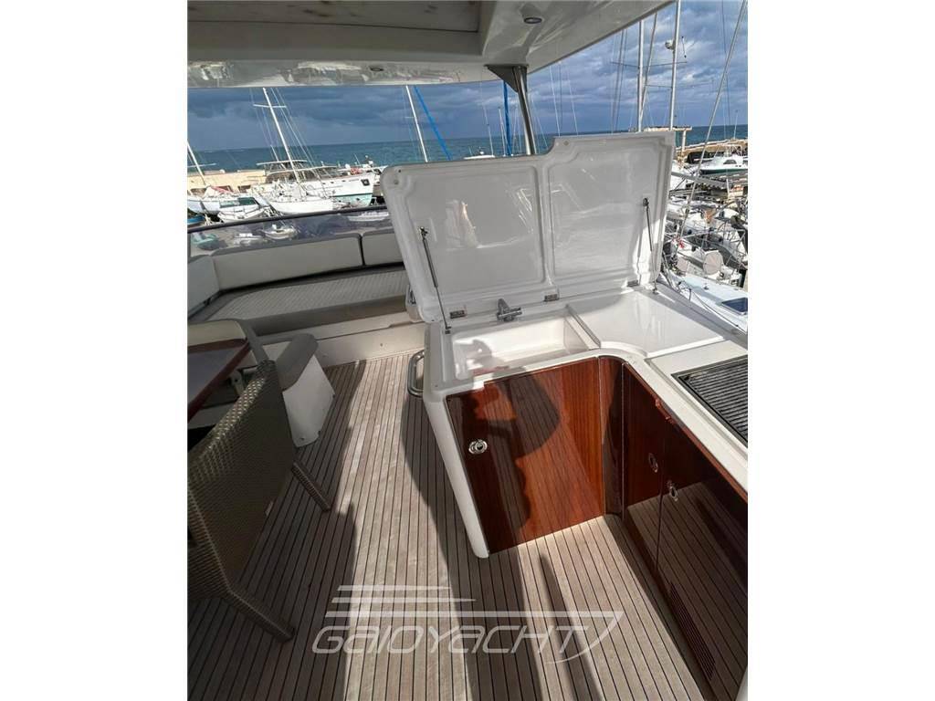 Azimut Magellano 66