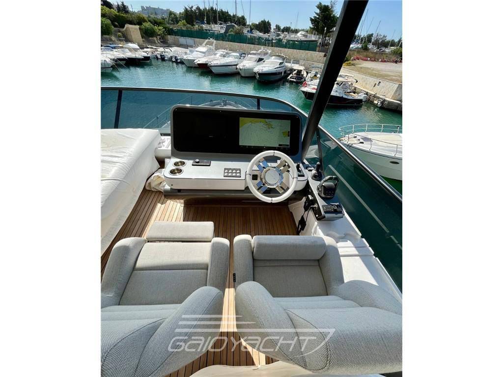 Azimut 68 flybridge my 2022