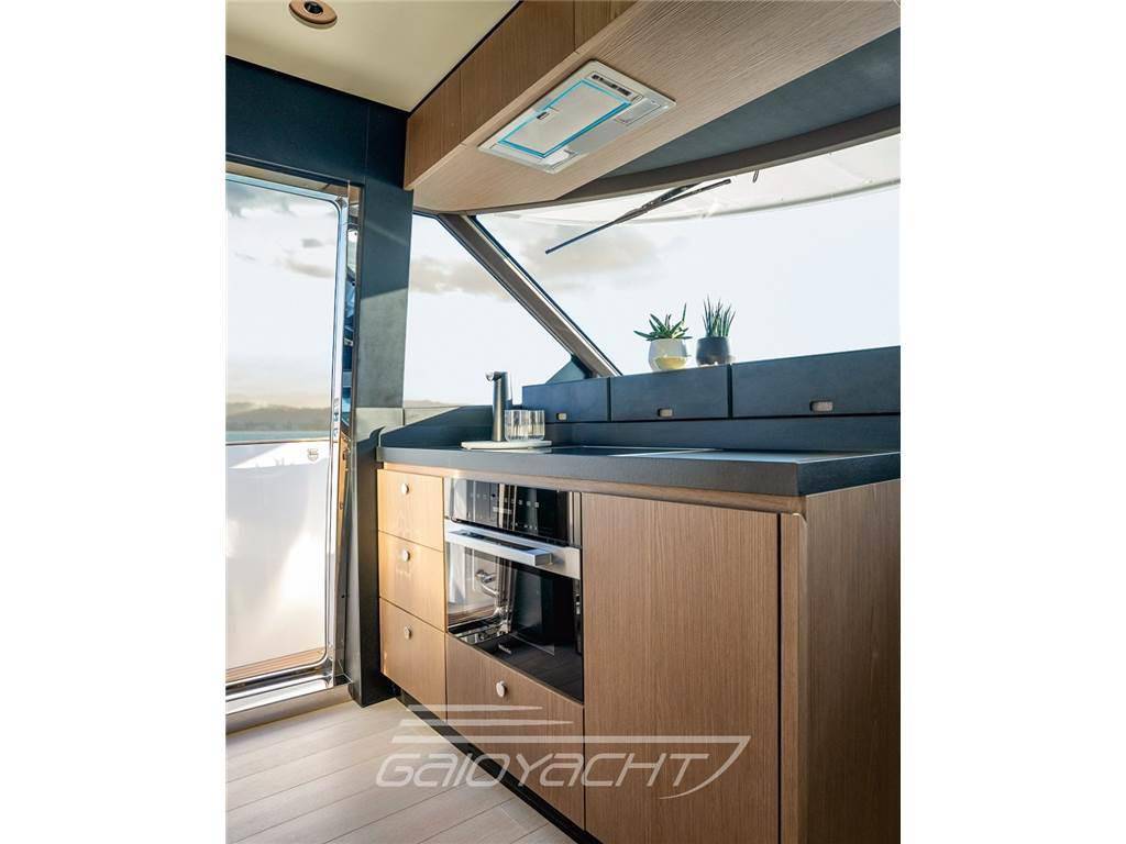 Azimut Magellano 66evo