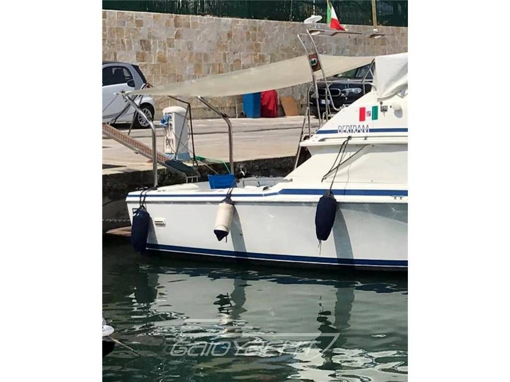 Bertram yacht 28' sf