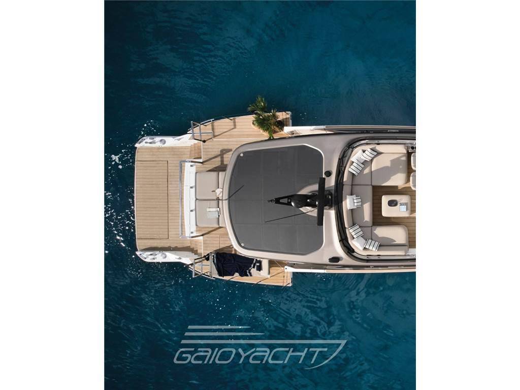 Azimut Seadeck 7