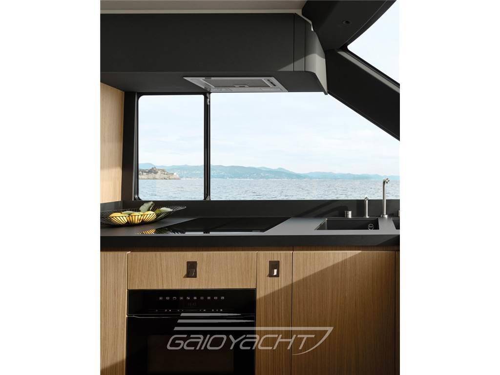 Azimut Seadeck 7