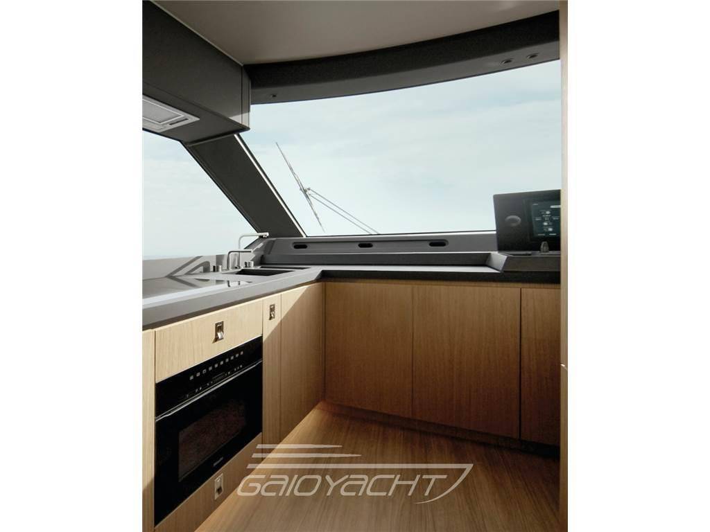 Azimut Seadeck 7