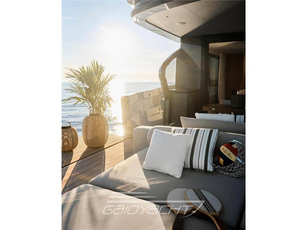 Azimut Seadeck 7