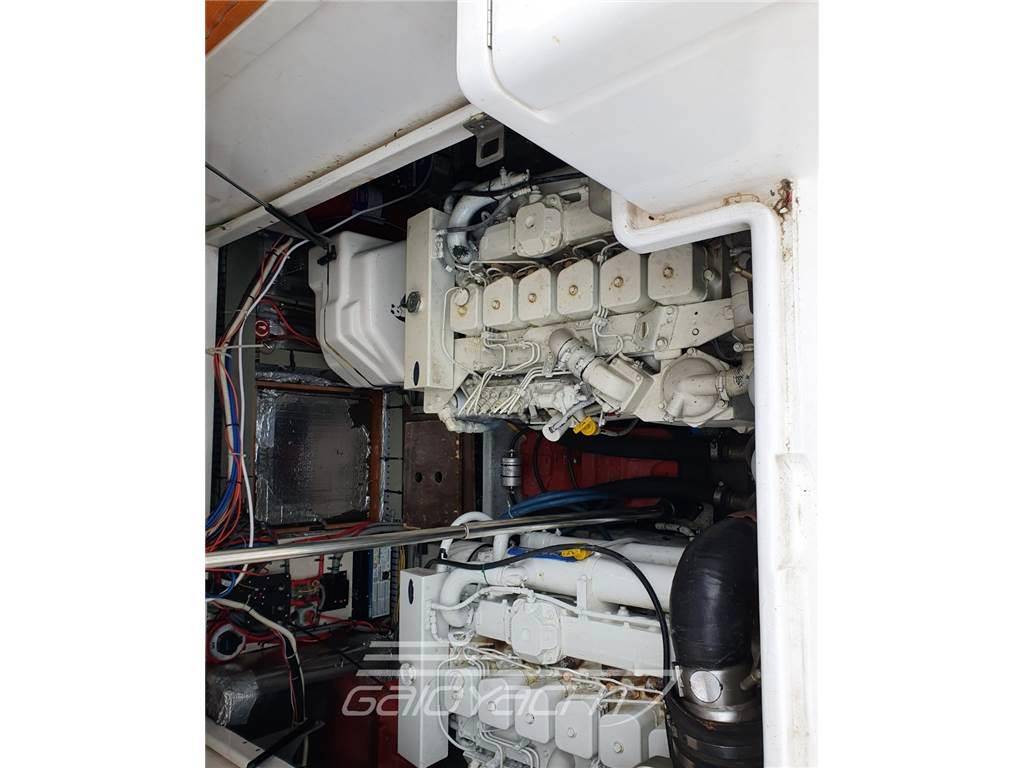 Luhrs 320 fisherman