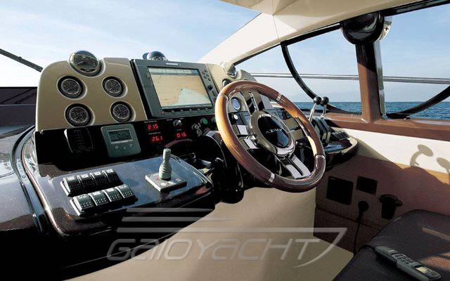 Azimut 43 fly