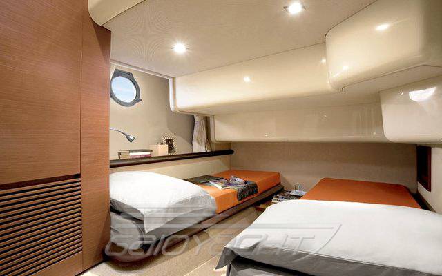 Azimut 43 fly