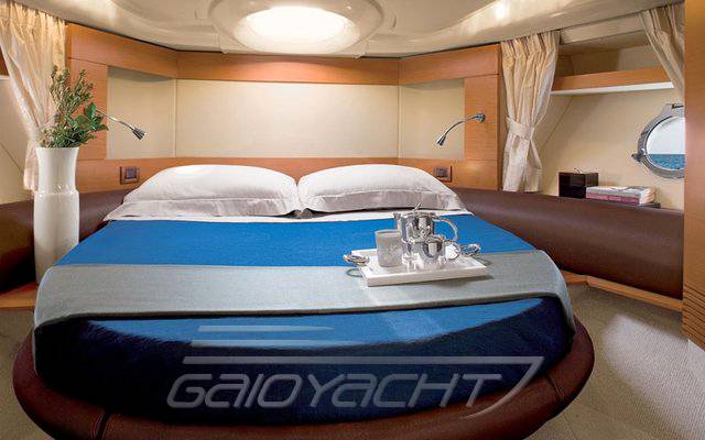 Azimut 43 fly
