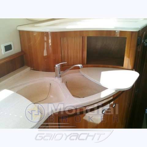 Azimut Az 42