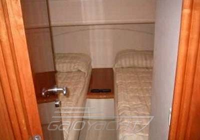 Pershing 54