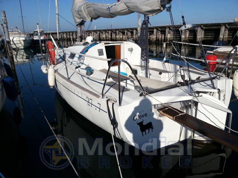Beneteau First 27.7 deriva mobile