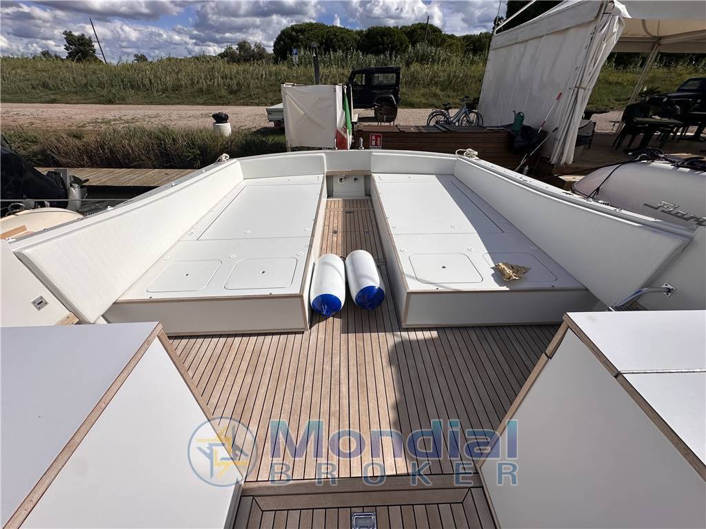 Magnum marine 38 sport