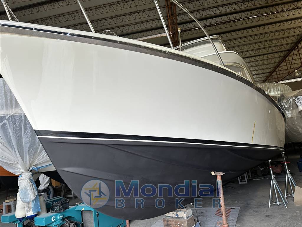 Bertram usa 31 flybridge cruiser