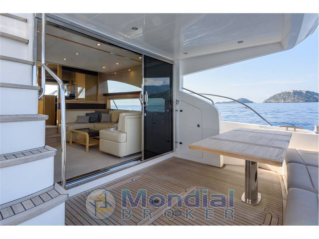 Princess 62 fly