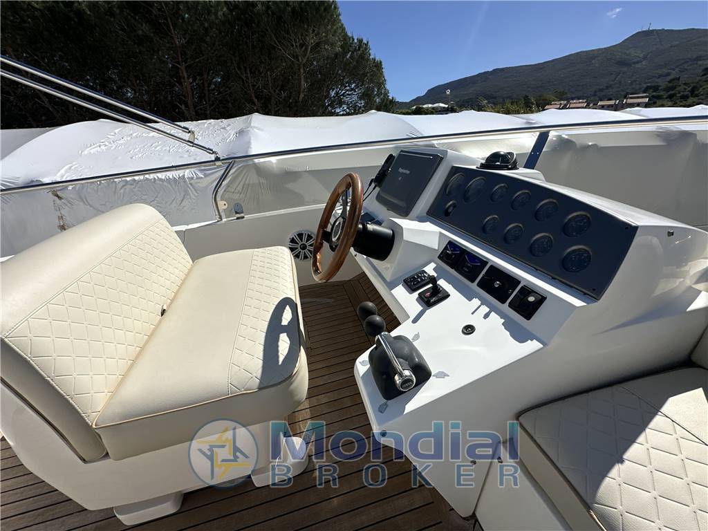 Sealine 42 ̸ 5