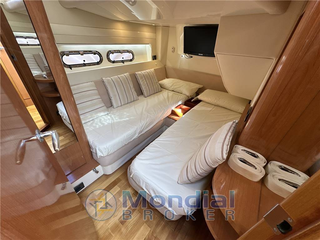 Sealine 42 ̸ 5