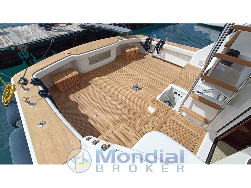 Viking 62 enclosed bridge