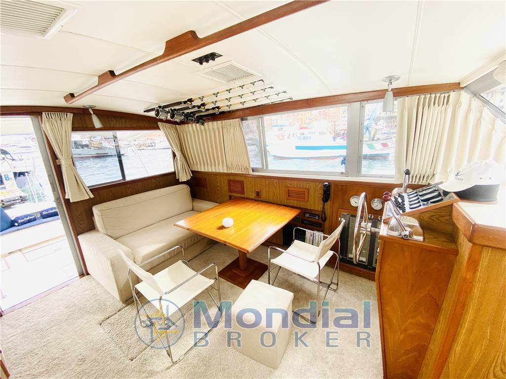 Bertram yacht 38 fly
