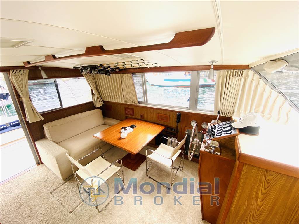 Bertram yacht 38 fly