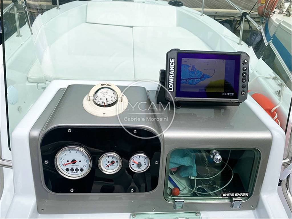 Chantier naval kelt White shark 215