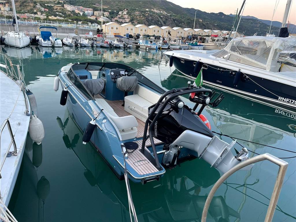 Cranchi E26 rider