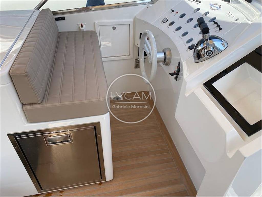 Magnum marine 40 sport