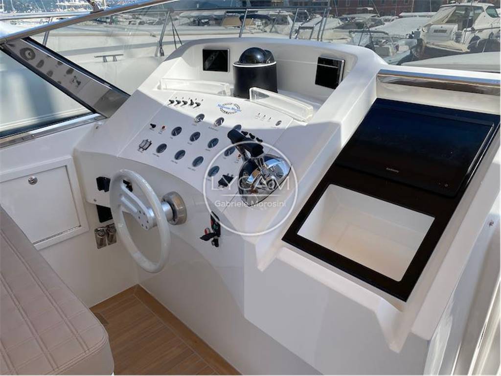 Magnum marine 40 sport